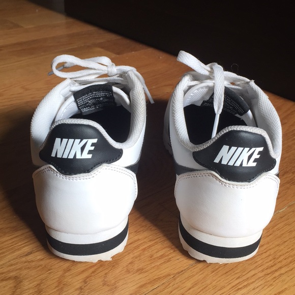 Nike Classic Cortez Sneakers - Picture 5 of 8